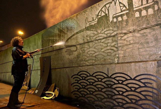 Nissan mural highlights London car pollution - Air Quality ...